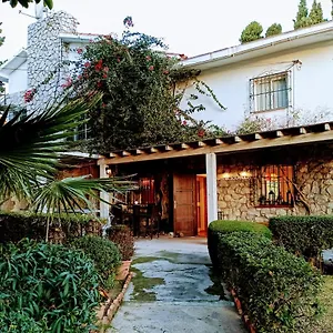 https://hostal-los-geranios-del-pinar.es-andalucia.com